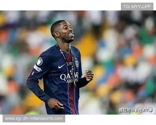 巴黎圣日耳曼禁区前沿，登贝莱果断起脚